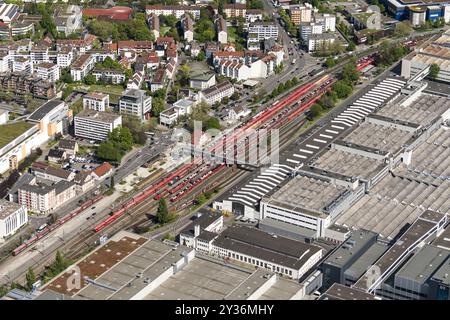 In den Werken der Mercedes Car Group in UntertÃ¼rkheim bei Stuttgart stehen mehrere Züge mit neu gefertigten Fahrzeugen bereit. ANP/ Hollandse Hoogte/ Aerovista Luchtfotografie niederlande aus - belgien aus Stockfoto