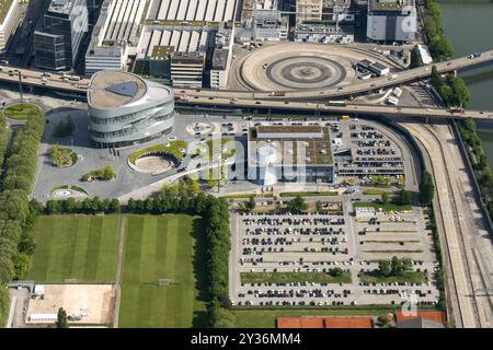 In den Werken der Mercedes Car Group in Unterturkheim befindet sich auch das Automuseum und eine Teststrecke der Automobilfabrik. ANP/ Holland Height/ Aerovista Luftfotografie niederlande Out - belgien Out Stockfoto