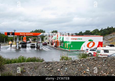 North Atlantic Tankstelle und Orange Store auf NL 62 in Holyrood, Neufundland & Labrador, Kanada Stockfoto