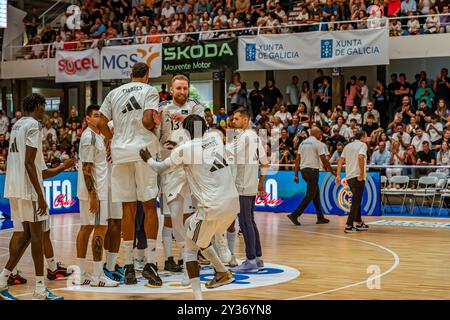 Pontevedra, Spanien. September 2024. Moment des Eingangs der Spieler von Real Madrid auf dem Platz. Quelle: Xan Gasalla / Alamy Live News Stockfoto