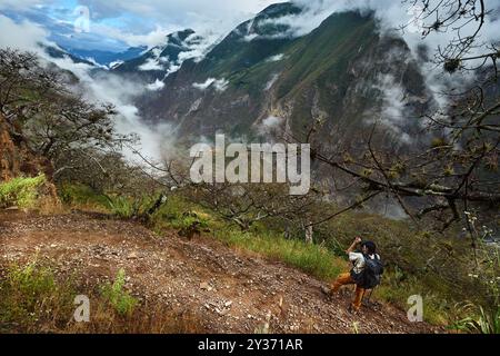 Choquequirao ist eine archäologische Stätte in den Anden Perus, nahe der heutigen Stadt Cachora. Wird oft als „Schwesterstadt“ bezeichnet Stockfoto