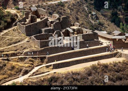 Die Ruinen von Pisac sind eine der bedeutendsten und gut erhaltenen archäologischen Stätten der Inka im Heiligen Tal Perus. Stockfoto