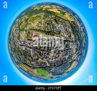 Luftbild, City Innenstadt Mitte Bundesstraße B227, Einkaufszentrum mit Rewe und Rossmann Supermarkt, Erdkugel, Fisheye Aufnahme, Fischaugen Aufnahme, 360 Grad Aufnahme, winzige Welt, kleiner Planet, Fisheye Bild, Leubeck, Heiligenhaus, Ruhrgebiet, Nordrhein-Westfalen, Deutschland ACHTUNGxMINDESTHONORARx60xEURO *** Luftaufnahme, Stadtzentrum Bundesstraße B227, Einkaufszentrum mit Rewe und Rossmann Supermarkt, Erdkugel, Fischaugenbild, 360 Grad Bild, winzige Welt, kleiner Planet, Fischaugenbild, Leubeck, Heiligenhaus, Ruhrgebiet, Nordrhein-Westfalen, Deutschland ACHTUNGxMINDESTHONORARx60xEURO Stockfoto