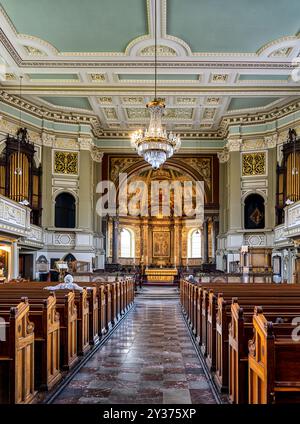 London Großbritannien. 7. November 2023. Neu renoviertes Innere von St London, England - 05-09=2024: Marylebone Parish Church an der Marylebone Road, im Zentrum von Lo Stockfoto