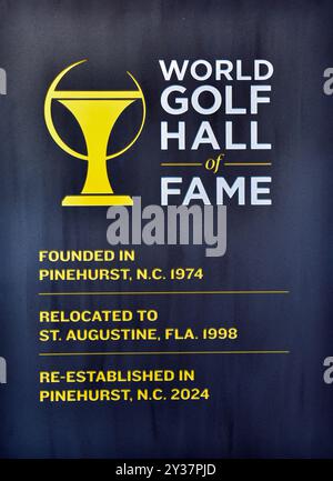 Ein Schild für die USGA World Golf Hall of Fame auf dem Pinehurst Golf Course in Pinehurst North Carolina Stockfoto