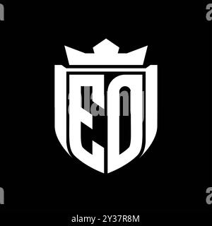 EO Letter Logo mit Schildform in Schildkrone auf schwarzem Hintergrund Stockfoto