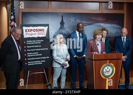 Washington, Usa. September 2024. Senatorin Tina Smith (Demokrat von Minnesota) bei einer Pressekonferenz zum Projekt 2025 im Kapitol in Washington, DC, USA am Donnerstag, den 12. September 2024. Foto: Annabelle Gordon/CNPA/ABACAPRESS. COM Credit: Abaca Press/Alamy Live News Stockfoto