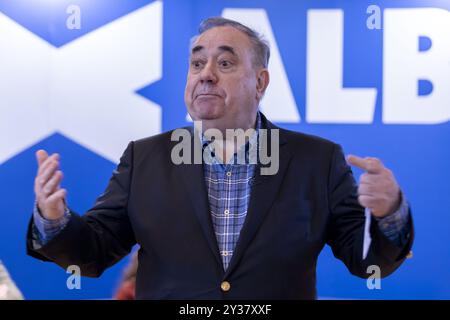 Aktenfoto vom 01/23 des ehemaligen Ersten Ministers Alex Salmond, der sagte, er hätte nach dem Referendum von 2014 in der Rolle bleiben können, wenn er gewusst hätte, dass Schottland nach einem Jahrzehnt noch nicht unabhängig sein würde. Herr Salmond hat am Tag nach der Abstimmung beschlossen, zurückzutreten, was die Kampagne Ja um 55 % zu 45 % verlor. Aber in den letzten Monaten hat er diesen Schritt als "Fehler" bezeichnet. Ausgabedatum: Freitag, 13. September 2024. Stockfoto