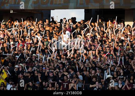 San Marcos, Texas, USA. September 2024. Texas State Fans während eines NCAA-Fußballspiels zwischen Texas State und Arizona State am 12. September 2024 in San Marcos, Texas. Arizona State gewann 31 mit 28. (Kreditbild: © Scott Coleman/ZUMA Press Wire) NUR REDAKTIONELLE VERWENDUNG! Nicht für kommerzielle ZWECKE! Stockfoto