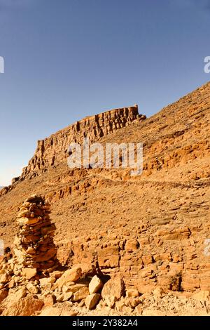 Amtoudi, Marokkos verstecktes Juwel, eingebettet in das ruhige Antiatlasgebirge. Es ist bekannt für sein agadir. Stockfoto