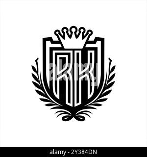 RK Letter Logo mit heraldischer Schildform mit Krone, Vintage-Schild auf weißem Hintergrund Stockfoto