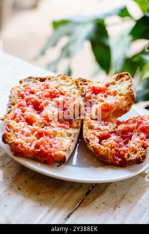 Coca-Glasbrot mit Tomaten, Sant Cugat del Vallès, (Vallès Occidental), Katalonien, Spanien Stockfoto