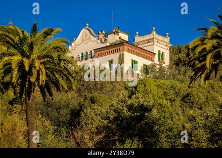 Casa Trias Inside Park Güell (Barcelona, ​​Catalonia, Spanien) ESP: Casa Trias en el Interior del parque Güell (Barcelona, Cataluña, España) Stockfoto