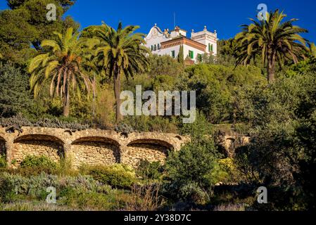 Casa Trias Inside Park Güell (Barcelona, ​​Catalonia, Spanien) ESP: Casa Trias en el Interior del parque Güell (Barcelona, Cataluña, España) Stockfoto
