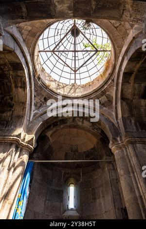 Gosh, Armenien - 6. Juli 2024: Kuppel der Kapelle im Kloster Goschavank, Armenien an sonnigen Sommertagen Stockfoto