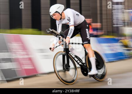 Heusden Zolder, Belgien. September 2024. HEUSDEN-ZOLDER, BELGIEN - 11. SEPTEMBER: Max Walscheid aus Deutschland tritt am 11. September auf dem Circuit Zolder, Belgien, am 11. September 2024 in Heusden-Zolder an der 30. UEC Road Cycling Europameisterschaft 2024 auf dem Rennstrecke Zolder an, einem 31 km langen Radweg von Heusden-Zolder, Belgien. (Foto: Rene Nijhuis/BSR Agency) Credit: BSR Agency/Alamy Live News Stockfoto