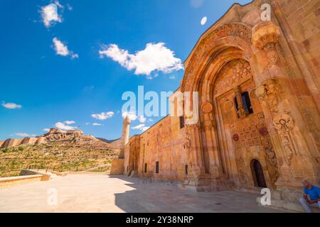 Große Moschee und Krankenhaus von Divrigi alias Divrigi Ulu Camii. Sivas Türkei - 6.26.2024 Stockfoto