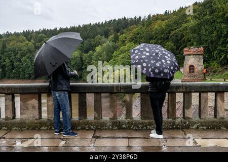 Bila Tremesna, Tschechische Republik. September 2024. Die Wasserverwalter haben begonnen, mehr Wasser aus dem Stausee Les Kralovstvi an der Elbe zu entwässern, da Überschwemmungen in Bila Tremesna (Tschechische Republik) am 13. September 2024 drohen. Meteorologen zufolge soll es stark regnen, was den Flussspiegel deutlich erhöhen könnte. Quelle: David Tanecek/CTK Photo/Alamy Live News Stockfoto