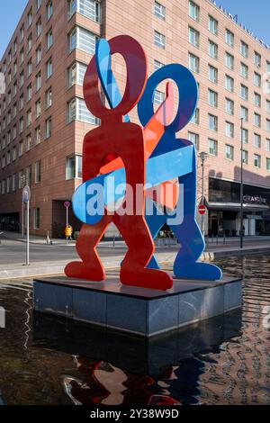 Die Boxer von Keith Haring Modern Sculpture Potsdamer Platz Berlin Deutschland Stockfoto