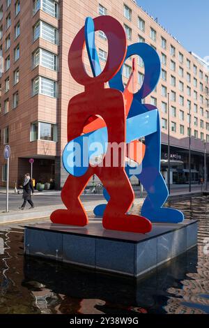 Die Boxer von Keith Haring Modern Sculpture Potsdamer Platz Berlin Deutschland Stockfoto