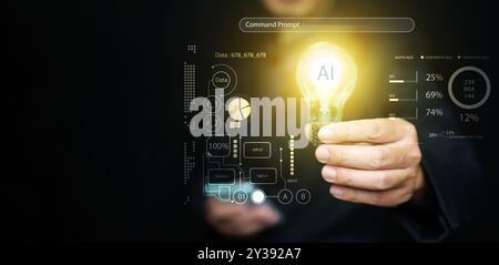 KI-Technologiekonzept. Der Mann hält eine beleuchtete Glühlampe mit intelligentem Ai-Chip und Eingabeaufforderung. Künstliche Intelligenz für Ideen, Kreativität, Stockfoto