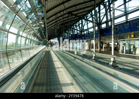 Flughafen Leipzig-Halle, Leipzig, Sachsen, Deutschland, Europe Glass, Moderne Architektur Stockfoto