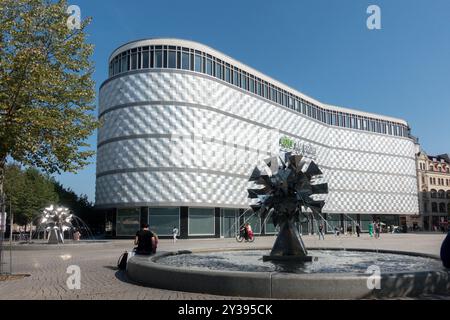 Shopping Leipzig Deutschland Einkaufszentrum Höfe am Brühl, Blechbüchse genannt Stockfoto