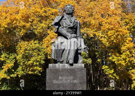 Kiew, Ukraine - 11. Oktober 2018::Denkmal für den berühmten Schriftsteller Alexander Puschkin in Kiew Stockfoto