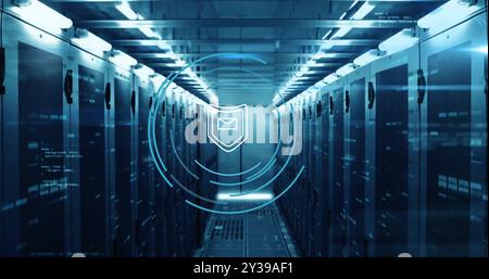 Abbildung: Schildsymbol und digitale Datenverarbeitung über Computerserver Stockfoto