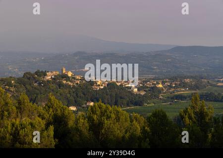 Dorf Vinsobres im Departement Drome, Frankreich Stockfoto