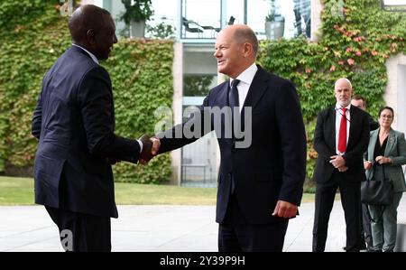 Bundeskanzler Olaf Scholz empfängt den Präsidenten Kenias, William Ruto - Politik - Berlin Bundeskanzleramt - in Berlin , Deutschland . September 2024 - Foto: IPA Photo Pressefoto DENL Stockfoto