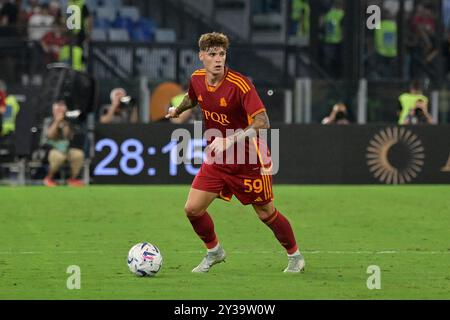 Roma, Italien. September 2023. Foto Fabrizio Corradetti/LaPresse 01 Settembre 2023 Roma, Italia - AS Roma vs AC Milan - Campionato italiano di calcio Serie A TIM 2023/2024 - Stadio Olimpico. Nella Foto: Nicola Zalewski (AS Roma); 01. September 2023 Rom, Italien - AS Roma vs AC Milan - italienische Fußballmeisterschaft der Serie A 2023/2024 - Olympisches Stadion. Auf dem Foto: Nicola Zalewski (AS Roma); Credit: LaPresse/Alamy Live News Stockfoto