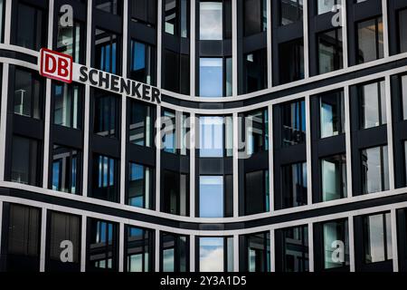Essen, Deutschland. September 2024. Blick auf das DB Schenker-Hauptquartier in Essen. Die Deutsche Bahn verkauft die Logistiksparte Schenker an Dänemark. Quelle: Christoph Reichwein/dpa/Alamy Live News Stockfoto