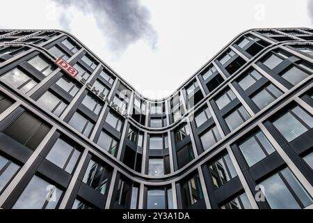 Essen, Deutschland. September 2024. Blick auf das DB Schenker-Hauptquartier in Essen. Die Deutsche Bahn verkauft ihre Logistiksparte Schenker an Dänemark. Quelle: Christoph Reichwein/dpa/Alamy Live News Stockfoto