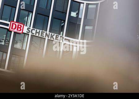 Essen, Deutschland. September 2024. Blick auf das DB Schenker-Hauptquartier in Essen. Die Deutsche Bahn verkauft ihre Logistiksparte Schenker an Dänemark. Quelle: Christoph Reichwein/dpa/Alamy Live News Stockfoto