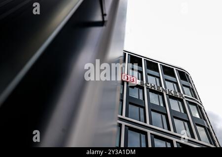Essen, Deutschland. September 2024. Blick auf das DB Schenker-Hauptquartier in Essen. Die Deutsche Bahn verkauft die Logistiksparte Schenker an Dänemark. Quelle: Christoph Reichwein/dpa/Alamy Live News Stockfoto
