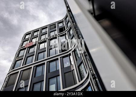 Essen, Deutschland. September 2024. Blick auf das DB Schenker-Hauptquartier in Essen. Die Deutsche Bahn verkauft die Logistiksparte Schenker an Dänemark. Quelle: Christoph Reichwein/dpa/Alamy Live News Stockfoto