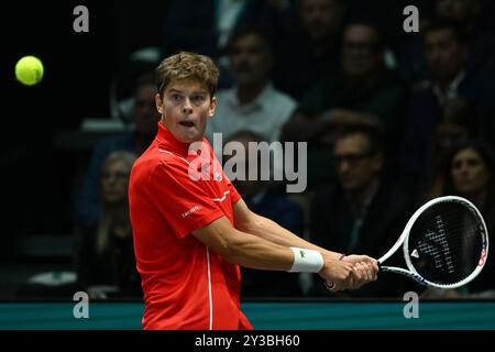 Alexander Blockx (BEL) im Einsatz beim Davis Cup Finals Group Stage Stage Bologna 2024 in der Unipol Arena am 13. September 2024 in Bologna, Italien. Stockfoto