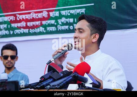 Sarjis Alam Bangladeshi Aktivist in einer Pressekonferenz in Munshiganj, Dhaka, Bangladesch (08-09-2024), Menschenrechtsaktivist, Sozialaktivist, Pressebriefing Stockfoto