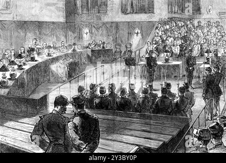 Die kommunistischen Prozesse in Versailles: Das Gericht hat entschieden - Lesung des Urteils, 1871. Ansicht des Prozesses gegen die Gefangenen, die wegen Rebellion und Bürgerkrieg in Paris angeklagt wurden, Morde an Erzbischof und anderen Geistlichen, Verbrennung der Tuilerien und des Hotels de Ville, Zerstörung der Vendome-Säule und Begehung verschiedener Verbrechen unter der Kommune angeklagt waren... die Richter waren Militäroffiziere, bildeten ein Kriegsgericht... die Illustration zeigt den... Präsident [liest] die Urteile und Strafen an den Angeklagten, die Öffentlichkeit war in Rente gegangen... die Richter hatten den ganzen Tag in privater Hand verbracht Stockfoto