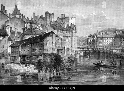 Alte Gerbereien an der Rhone, Genf, 1871. „Die Stadt Genf... verdankt ihren Reiz für Reisende mehr der Landschaft des Sees und der Rhone in ihrer unmittelbaren Nachbarschaft als den feinen architektonischen Strukturen. Die Ufer des Sees, nicht flach, aber sanft vom Wasser aufragend, sind mit eleganten Villen in Gärten gesäumt, die eine ziemlich englische Seite haben... Fernsicht auf den Jura, sogar auf den Mont Blanc und andere Alpen von Savoyen, kann bei klarem Wetter von einigen günstigen Orten aus erreicht werden. Die Promenaden auf den Stadtmauern und am rechten Flussufer im Quartier Stockfoto