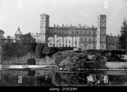 Blick auf den Gatchina-Palast und die Echo-Grotte, Ende der 1870er-Anfang der 1880er-Jahre Private Sammlung. Stockfoto