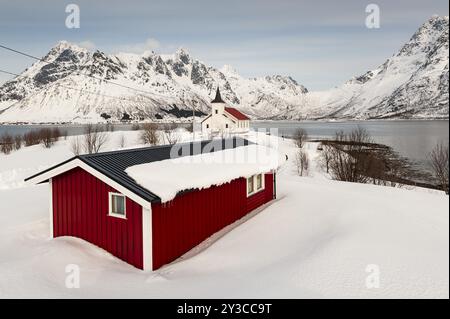 Sildpollnes Church im Winter, Sildpollneset Peninsula, Austvagoya, Lofoten, Norwegen, Europa Stockfoto