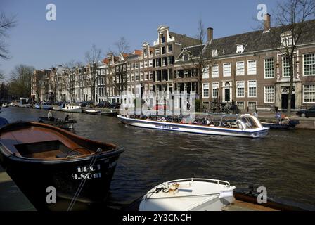 Bootstour auf einem Kanal in Amsterdam, Holland Stockfoto