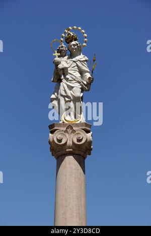 Mariensäule im Stadtzentrum von Murnau Stockfoto