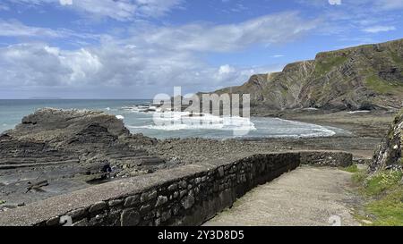 Warren Beach, Küstenlandschaft, Hartland Quay, Hartland, England, Großbritannien Stockfoto