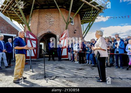 Noordhoek, Niederlande, 2024 2011-09-13 12:40:51 NOORDHOEK, 13-09-2024, de Noordstar Prinzessin Beatrix eröffnet die Getreidemühle de Noordstar in Noordbroek. Prinzessin Beatrix ist die Patronin von de Hollandsche MolenPHOTO: NLBeeld/Patrick van EMST Credit: NL Beeld/Patrick van EMST Stockfoto