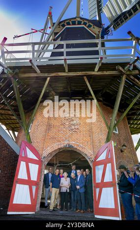 Noordhoek, Niederlande, 2024 2013-09-13 12:58:39 NOORDHOEK, 13-09-2024, de Noordstar Prinzessin Beatrix eröffnet die Getreidemühle de Noordstar in Noordbroek. Prinzessin Beatrix ist die Patronin von de Hollandsche MolenPHOTO: NLBeeld/Patrick van EMST Credit: NL Beeld/Patrick van EMST Stockfoto