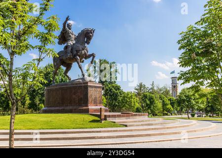 Statue des legendären Tamerlane Amir Temur zu Pferd in Taschkent, Usbekistan. Stockfoto