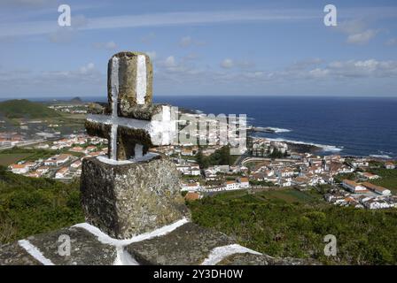 Blick auf Santa Cruz vom Monte da Ajuda, Graciosa Stockfoto